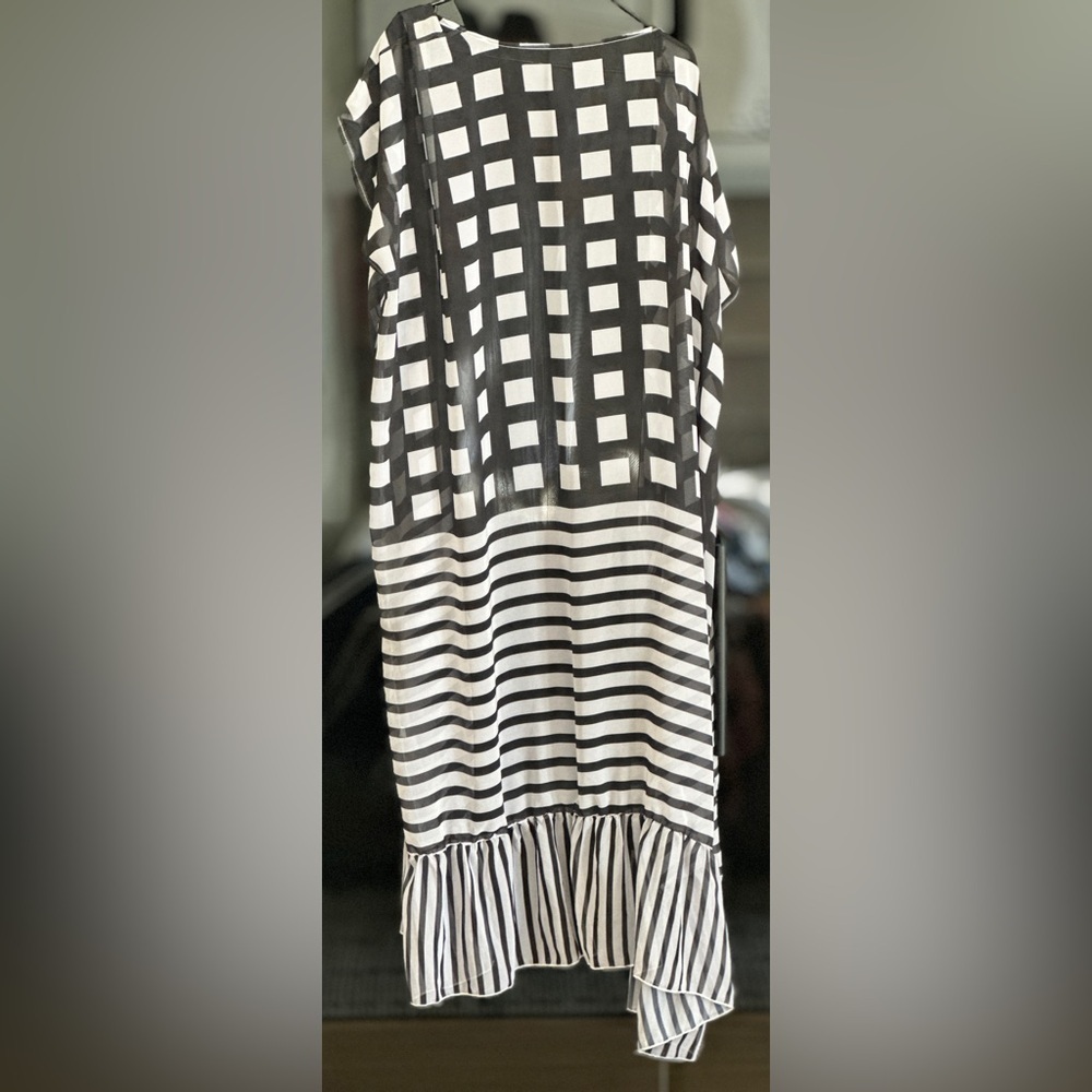 Long chiffon duster/cover up. Excellent condition. - Picture 2 of 2